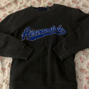 AéRopostale crewneck with blue details